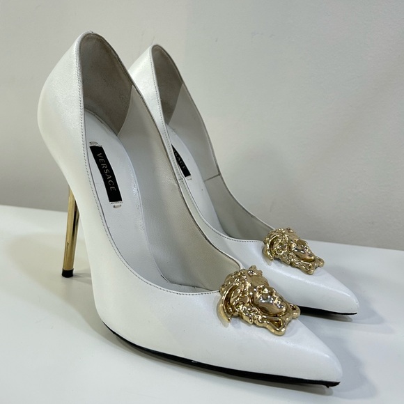 Versace Medusa White Pointed toe pump Heels - Picture 2 of 11